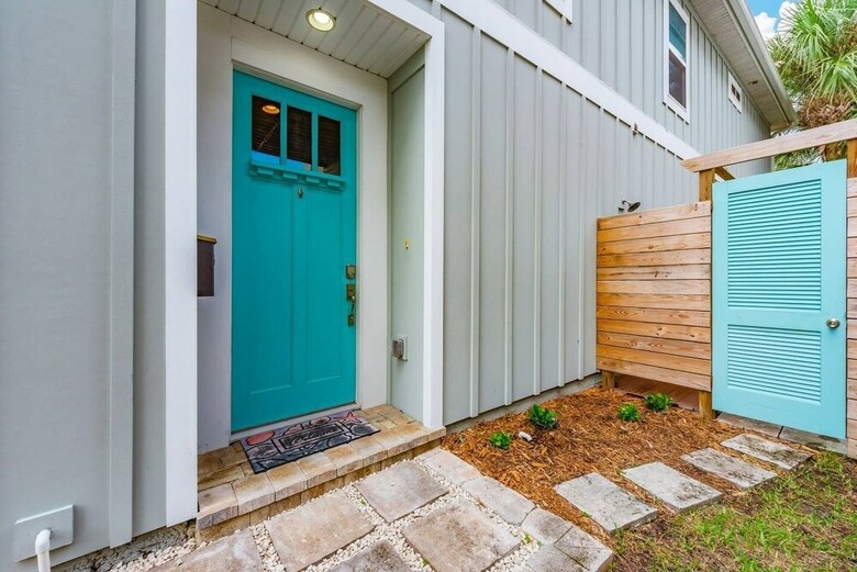 Villa Sun-splashed Luxe Townhome - Walk To The Sand
