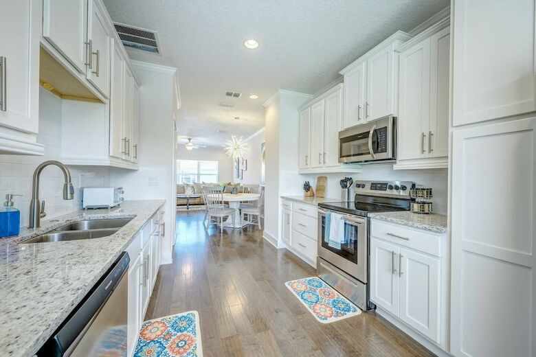 Villa Beach Escape One - Luxury Townhome