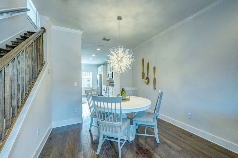 Villa Beach Escape Four - Luxury Townhome