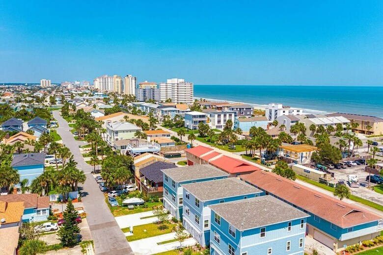 Villa Beach Escape Four - Luxury Townhome