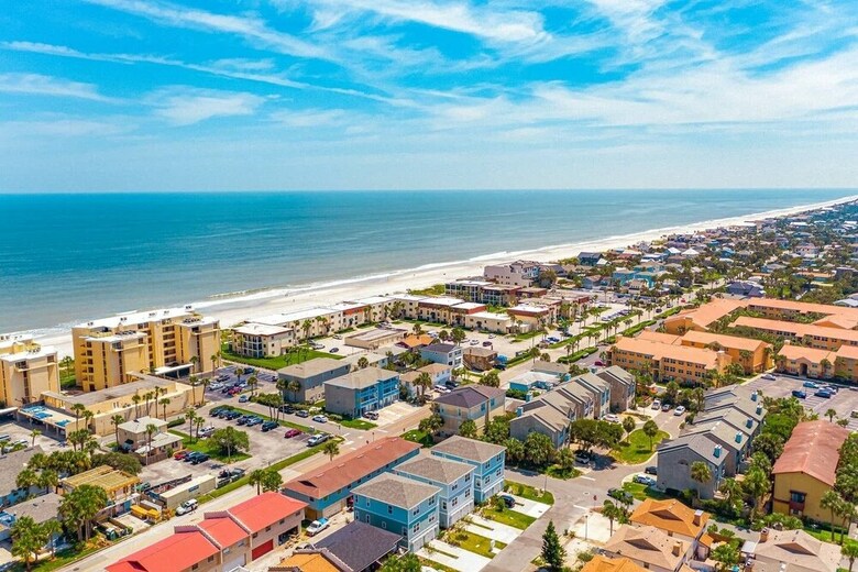 Villa Beach Escape Four - Luxury Townhome