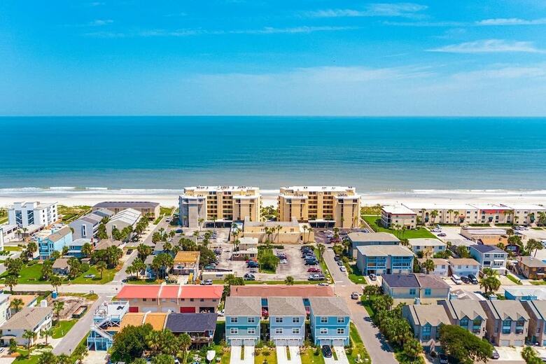 Villa Beach Escape Two - Luxury Townhome