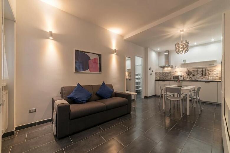 Nomentana White Apartment