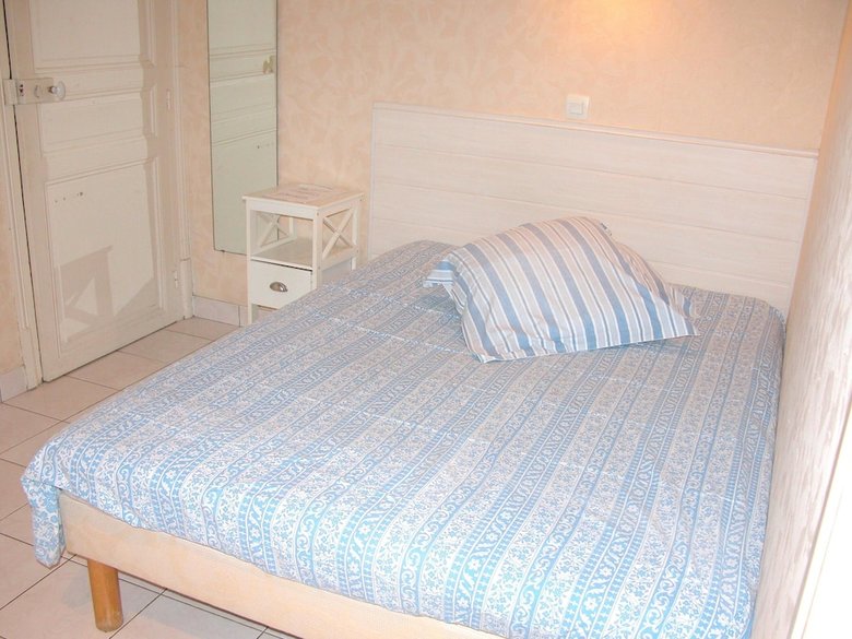 Apartamento Studio In N�ris-les-bains, With Enclosed Garden And Wifi
