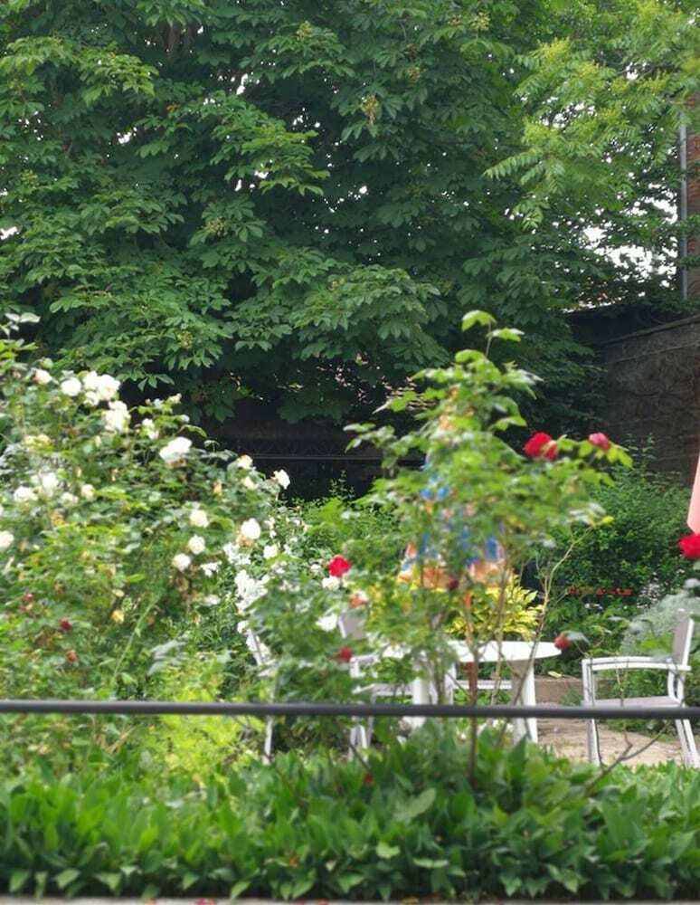 Apartamento Studio In N�ris-les-bains, With Enclosed Garden And Wifi