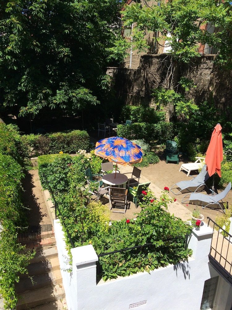 Apartamento Studio In N�ris-les-bains, With Enclosed Garden And Wifi