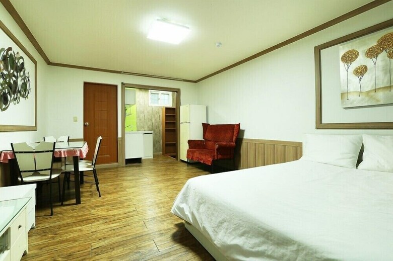 Apartamentos You And Me Pension