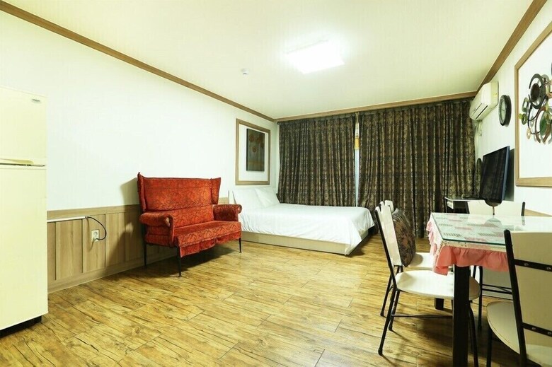 Apartamentos You And Me Pension