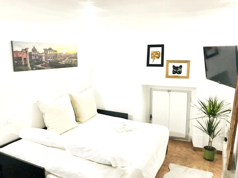 Apartamento Studio In Roma, With Wifi