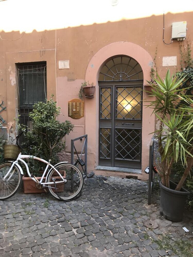 Apartamento Studio In Roma, With Wifi