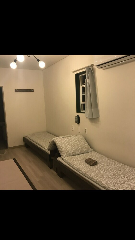Hotel Raccoon House
