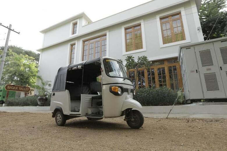 Bagan Valley Hotel
