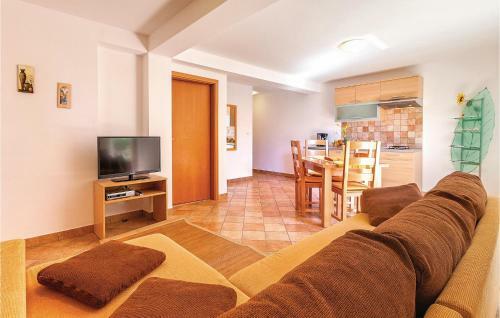 Apartment Kucine V