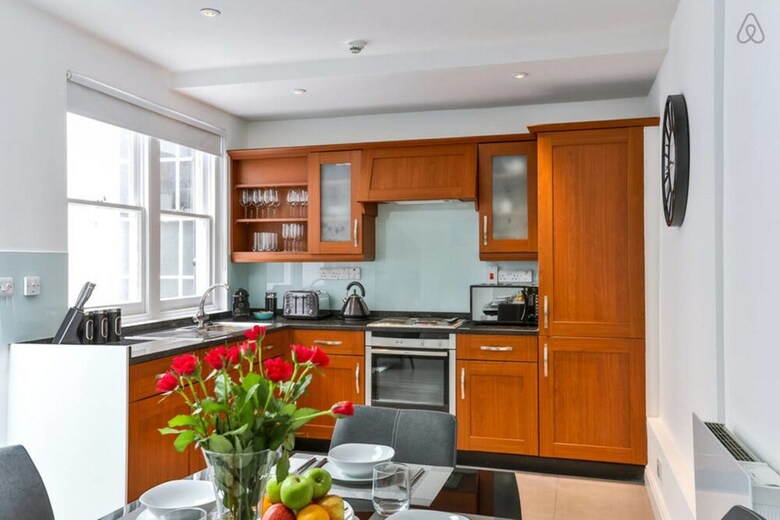 Baker Street Serviced Mews House