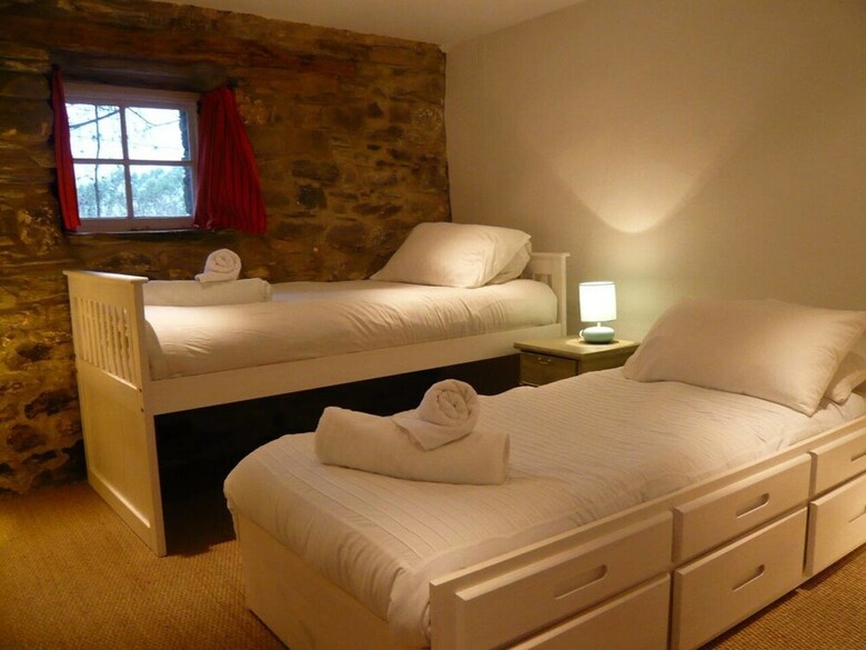 Rustic Cottage W/ Hot Tub In Treburgett, Cornwall