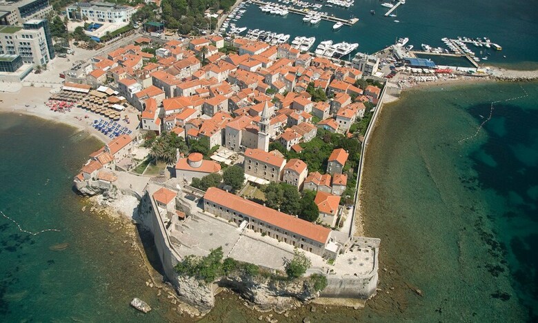 Harasho Four Bed Comfort Apartment, Budva City Center