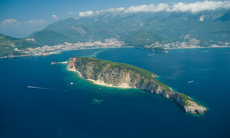 Harasho Four Bed Comfort Apartment, Budva City Center