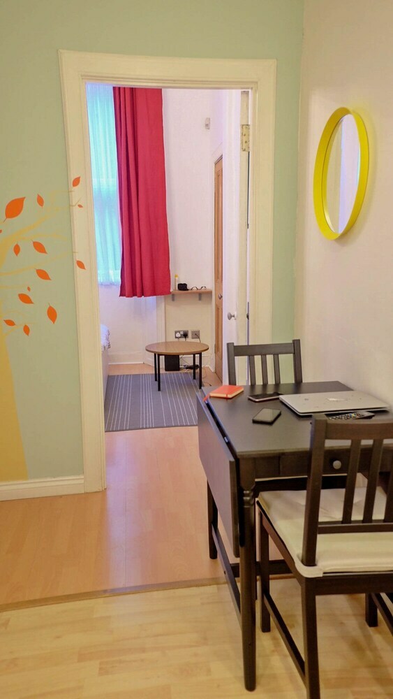 Tollcross � Edinburgh City Centre Apartment