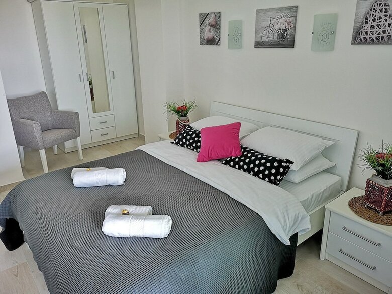 Rose One Bedroom Apartment -25