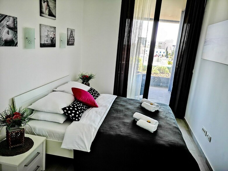 Rose One Bedroom Apartment -25