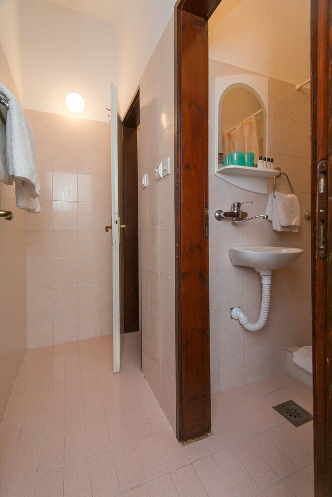 Boskovic Two-bedroom Apartment With Terrace