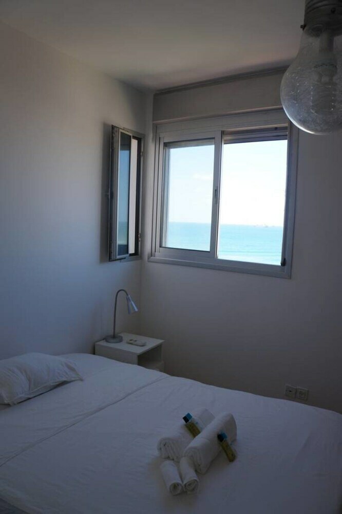 Luxury Apartment On The Beach