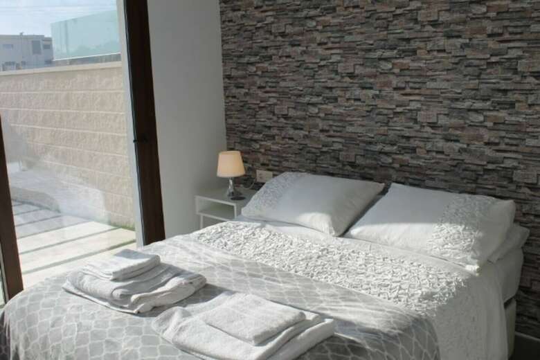 Luxurious Villa Sleeps 6 With Private Pool Lm1