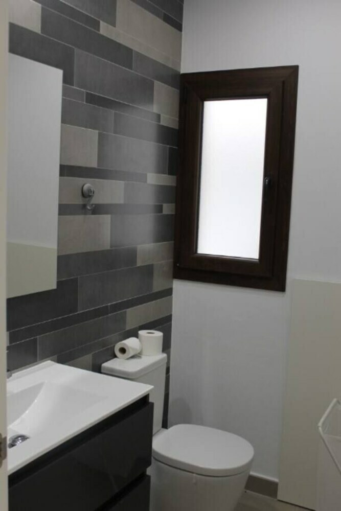 Luxurious Villa Sleeps 6 With Private Pool Lm1