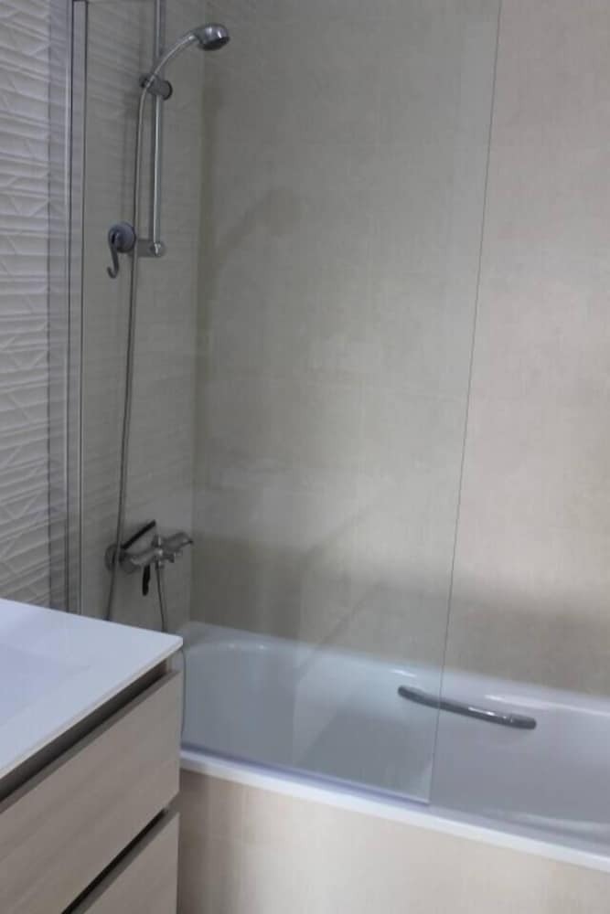 Luxurious Villa Sleeps 6 With Private Pool Lm1