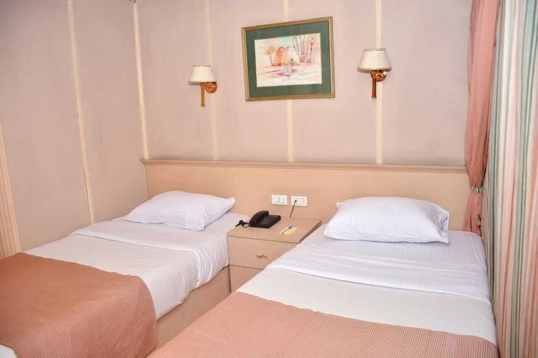 Queen Isis Floating Hotel In Minya