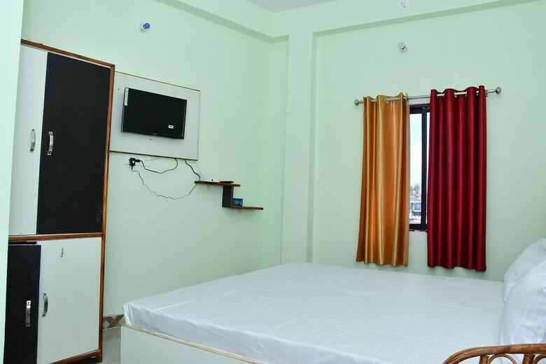 Adb Hotel Mountain View &rooftop Restrurant