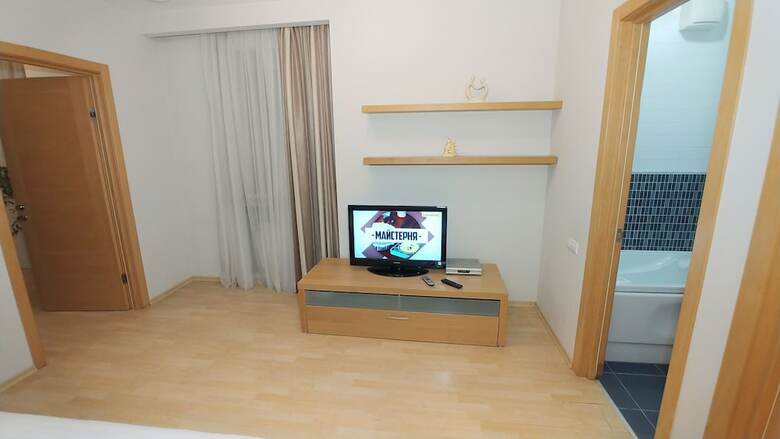 Deluxe 2 Bedroom Apartment Near Kreschatyk - 4001