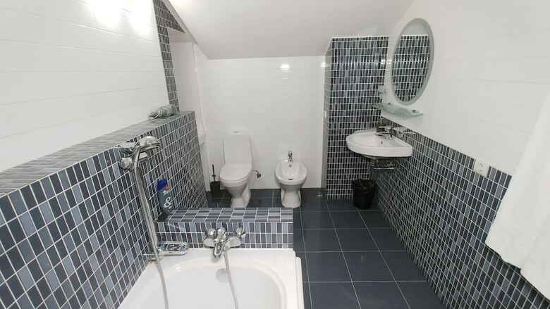 Deluxe 2 Bedroom Apartment Near Kreschatyk - 4001