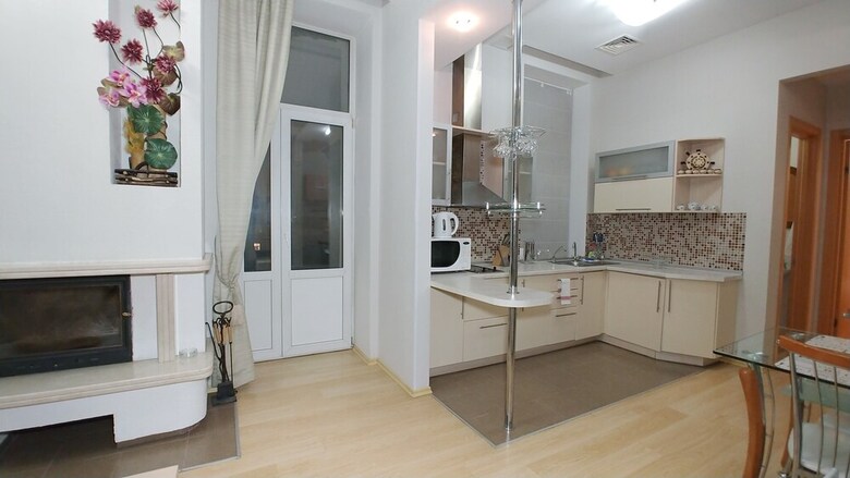 Deluxe 2 Bedroom Apartment Near Kreschatyk - 4001