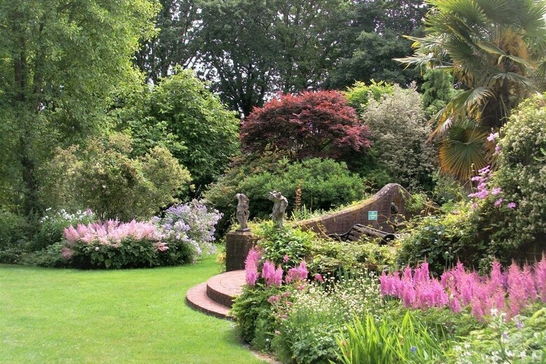 Pinetum Garden Cottages