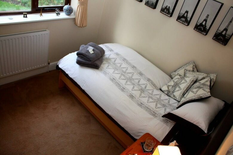 Bed & Breakfast Spacious Homestay With Parking