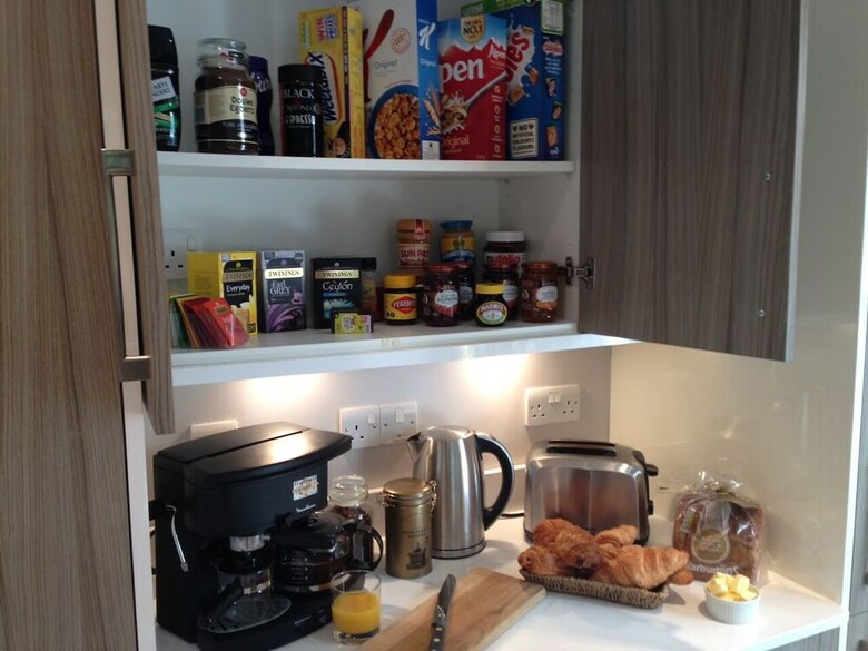 Bed & Breakfast Spacious Homestay With Parking