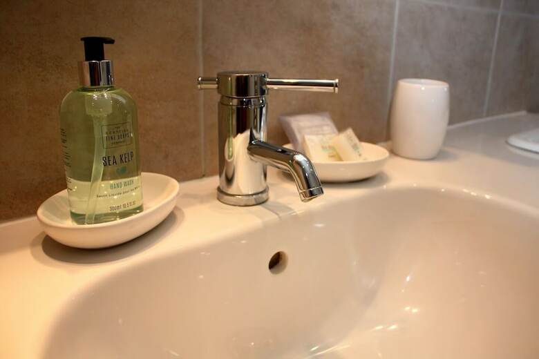 Bed & Breakfast Spacious Homestay With Parking