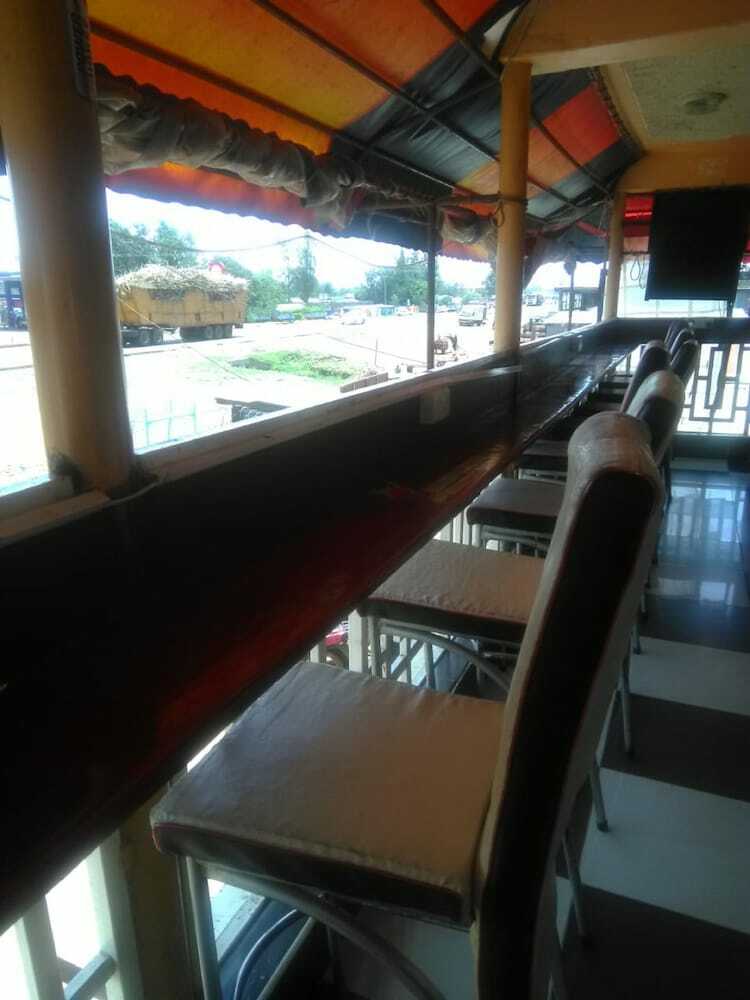 Hotel Lakers Tavern Lounge
