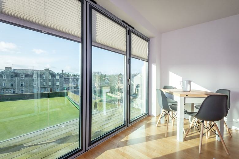 Luxury Balcony Apartment With Parking
