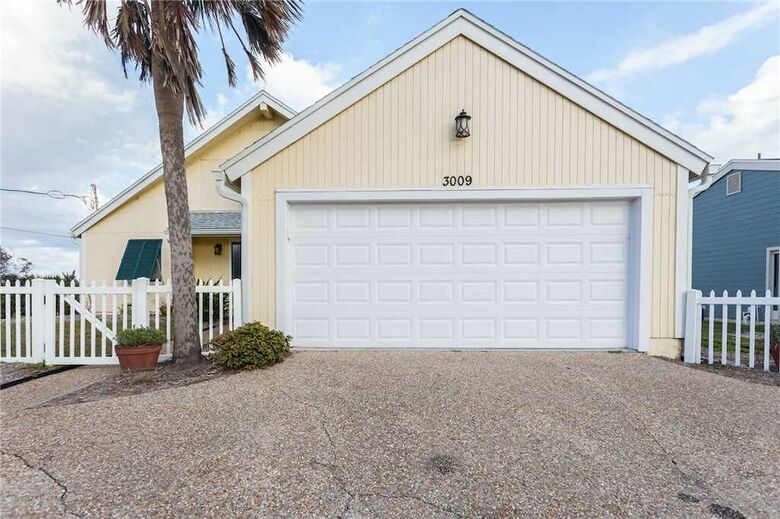 Napping Turtle, 3 Bedrooms, Ocean Front, Wireless Internet, Sleeps 9