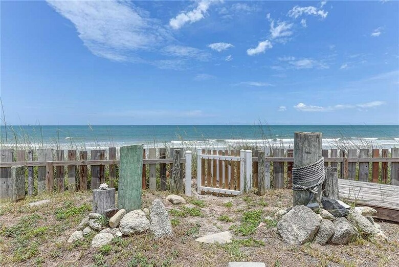 Dreamview, Beach Front, 3 Bedrooms, Wifi, Sleeps 10