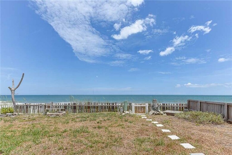 Dreamview, Beach Front, 3 Bedrooms, Wifi, Sleeps 10