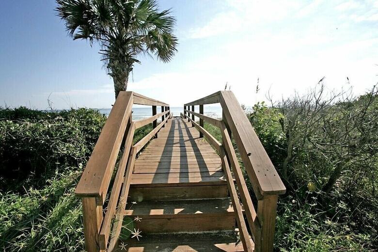 Summer Wind, 4 Bedrooms, Private Pool, Next To Beach, Sleeps 8