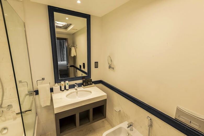 Edge Creekside Hotel
