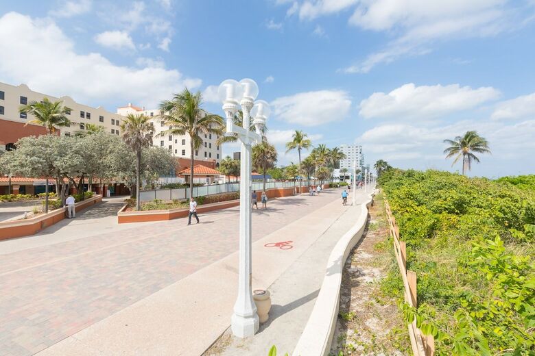 654 City View Apartment Hollywood Beach