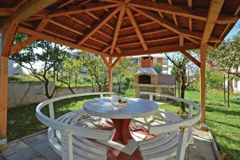 Holiday Home More