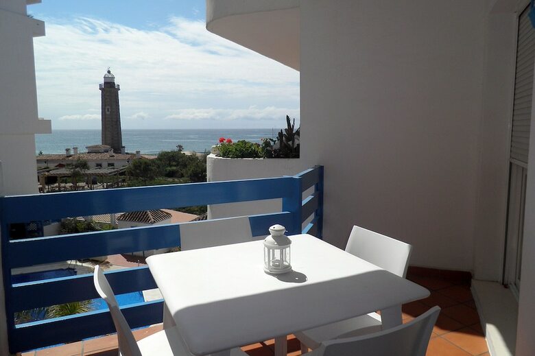 Apartamentos El Faro 2