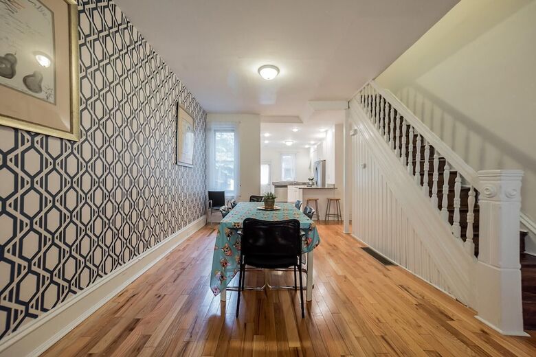 Villa 904 N 29th