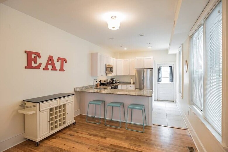 Villa 1427 S 9th